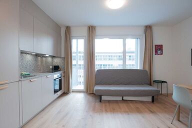 ZH Red 3 - Letzigrund HITrental Apartment