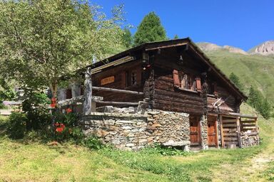 Alphütte Murmolta auf der Sonnenterrasse im Wallis