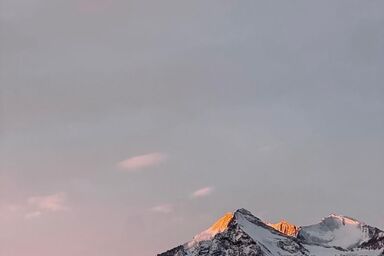 Zentrale Fewo "Sunnuhof Lodge" mit Bergblick