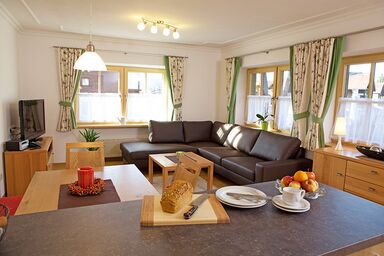 Ferienwohnungen Haus Neumaier - Ferienwohnung Hausberg, 70qm. separate Küche und Terrasse
