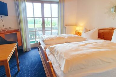 Pension Steiner - Doppelzimmer mit Dusche/WC und TV