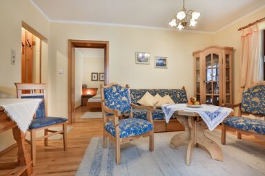 Gästehaus Oslhof Ferienwohnungen - Ferienwohnung Kehlstein, 1-2 Personen,42m , sep. Küche mit Geschirrspüler, Wohn- und Schlafzimmer, Terrasse + Wintergarten