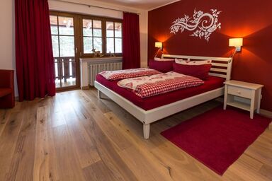 Landhaus Gastager inkl. Chiemgaukarte - Montis 84 qm, Balkon, Küche extra, 2 Schlafzimmer, Wohnzimmer, max 4 Personen