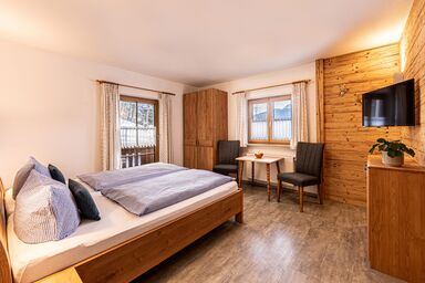 Haus Vogl - Doppelzimmer Nr.4, mit Dusche und WC, Balkon