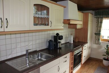 Ferienwohnung Sattler - Ferienwohnung 100 QM  mit Balkon für  1-6 Personen