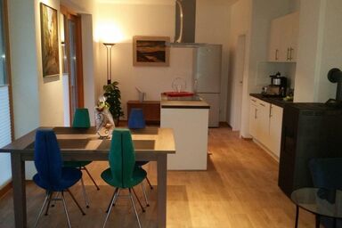 Haus Malerwinkl - Ferienwohnung***** Atelier, 1-2 Personen, Dusche/WC, Terrasse, TV, 1 Schlafzimmer