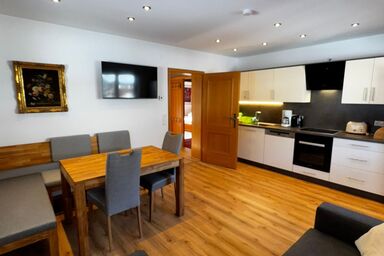 Haus Malerwinkl - Ferienwohnung Göll im Haus am Bachrand****