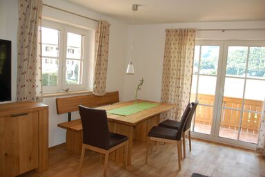 Landhaus Fuchs - Ferienwohnung mit Balkon, 64,5 qm, 2-4 Personen, Schlafzimmer,