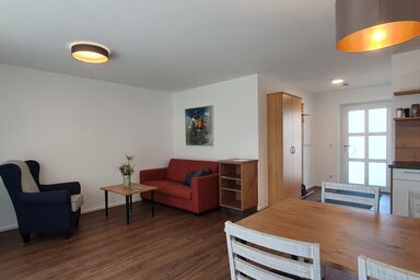 Ferienwohnungen Chiemsee - Ferienwohnung Hochgern, Erdgeschoß, für bis zu 3 Pers., rollstuhlgerecht, 46 qm