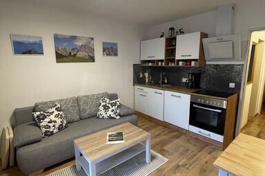 Ferienwohnung Mittendrin - Chiemgau Karte - Ferienwohnung für 2 Erwachsene, 1 separater Schlafraum, Terrasse, 40 m²
