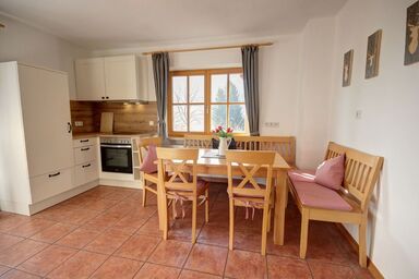 Ferienwohnungen Waldherr (Adlgasser Wirtsfamilie) - Chiemgau Karte - Ferienwohnung Zeitlos für 6 Erwachsene und 1 Kind, 3 Schlafzimmer, 100 m²