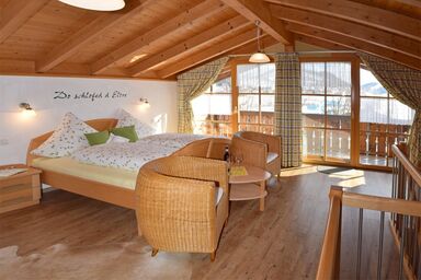 Reischhof - Fensterl zum Hof