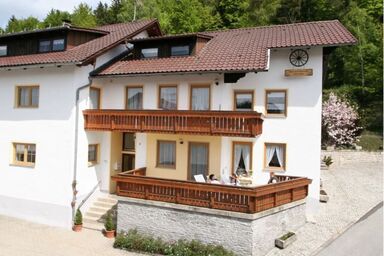 Ferienwohnung Pension Hauer - Doppelzimmer Linde