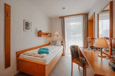 Haus Hildegard - Einzelzimmer mit Balkon - in angenehmer Umgebung