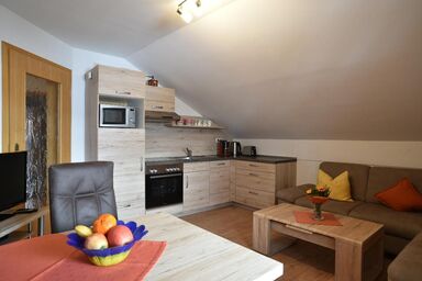 Ferienwohnungen "Haus Rachel" - Ferienwohnung 3 mit Balkon und 2 Schlafzimmern