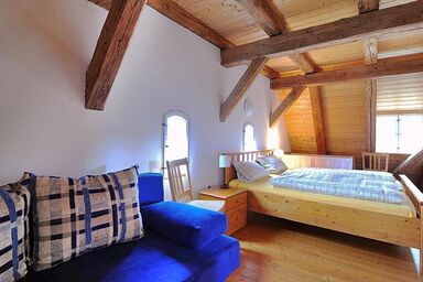 Erlebnis-Käse-Wohlfühl-Hof - Ferienwohnung Kornkammer mit hohem Deckengewölbe