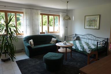 Ferienwohnung "Fantaisie" - Helle Einliegerwohnung (80 m²) vor den Toren Bayreuths mit kostenfreiem WLAN