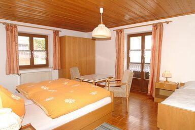 Exenbacher Hof - Pension - 3-Bettzimmer Ostbalkon