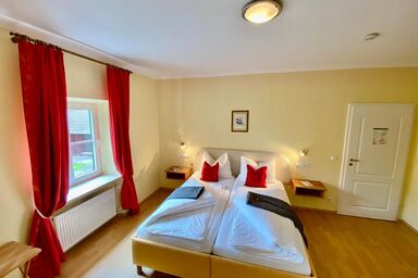 Schlosspension Ering - Doppel- oder Zweibettzimmer (18qm)