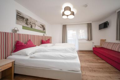 Pension Pitze - Dreibettzimmer