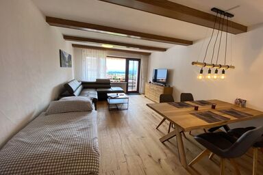 Ferienwohnung Max - Ferienwohnung Max mit Balkon und Schwimmbad