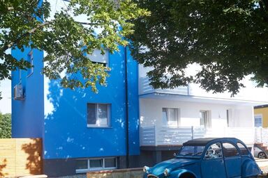 Ferienwohnung Halbturn - Fewo 1, Terrasse, Dusche/WC, Gartenseite