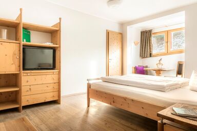 Bio-Berggasthof Bachrain - "Trattberg Suite" mit Dusche, WC, Balkon