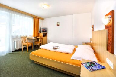 Appt. Jessy - Doppelzimmer mit Bad/Dusche, WC