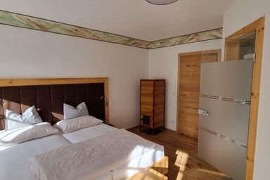 Gstinighof - Doppelzimmer "Sonnengruß", Dusche, WC