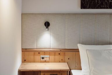 Hotel loj - our kind of place - Zimmer "Standard" 1. Stock, kein Aufzug