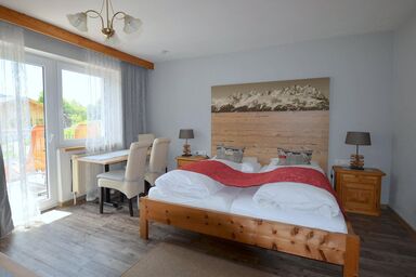 Gästehaus Holzner - Fr.Daxauer - App."Family"/1 Schlafraum/DU, WC,TV