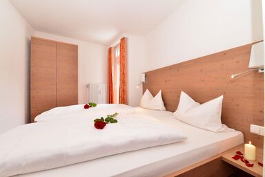 Familienhotel Kleinwalsertal - Komfort-Doppelbett-2