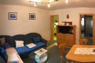 Haus Schrankogelblick - Ferienwohnung für 2-6 Pers. - (Oben)