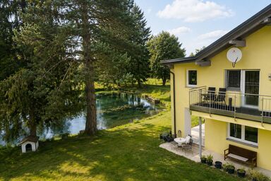 Haus mit Fischteich – Natururlaub für Familien & Hunde
