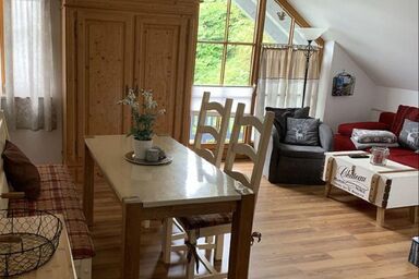 Ferienwohnung mit Balkon und Bergblick