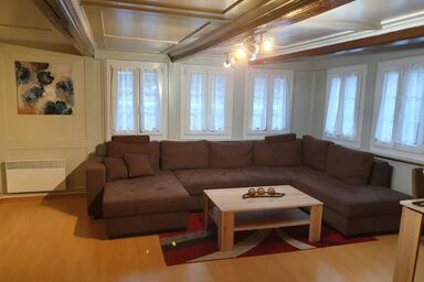 Chalet-Etage - Zentral im Dorf, gross, urchig