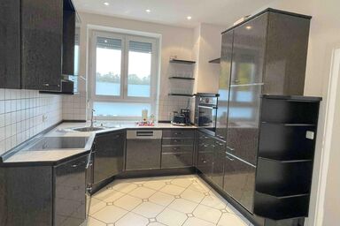 R111 Große Moderne Monteurwohnung