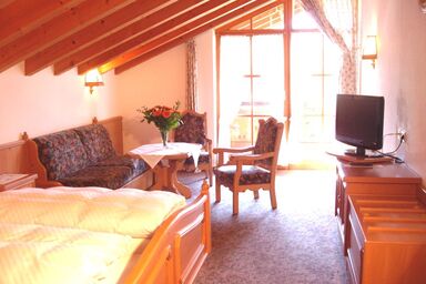 Gästehaus Schwarzlofer - Schönes Familienzimmer für 2-4 Personen, Dusche/WC