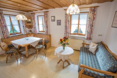 Landhaus Fürberger - Ferienwohnung 2 75 qm, Schlafzimmer, Küche, TV, 4 Pers.