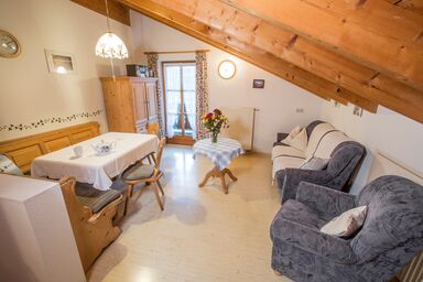 Landhaus Fürberger - Ferienwohnung 6 48 qm, Schlafzimmer, Küche, Balkon, TV, 2 Pers.
