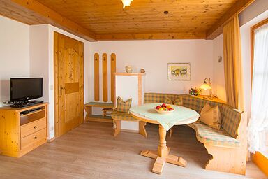 Ferienwohnung Döllerer - Kaiserblick 2-Raum-Ferienwohnung, 38qm, Balkon, extra Küche, Wohn-Schlafraum getrennt