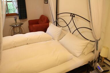 Kleinrachlhof | Chiemgau Karte - Fewo Flieder 50 qm, 1-2 Pers.,Wohn-Schlafr.getr.,Kochnische,eigene Sonnenterrasse