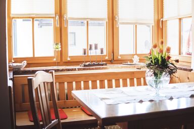 Ferienwohnung Thullner inkl. Chiemgaukarte - Ferienwohnung 4, 60 qm, Balkon, Küche, 2 Schlafzimmer, 1 Wohnschlafzimmer, WLAN