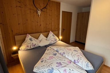 Café Chiemgau und Gästehaus - Ferienwohnung 5, 43qm Balkon, Kochnische, 1 Schlafzimmer, 1 Wohnschlafzimmer