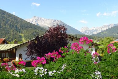 Ferienwohnung Frauendorf - Ferienwohnung Hochkalterblick mit freiem WLAN, Balkon mit Bergblick, 55 qm