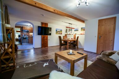 Ferienwohnung Holzenlehen - Ferienwohnung Hirschbichl, 1-2 Personen, 56 qm, Balkon, W-LAN, TV