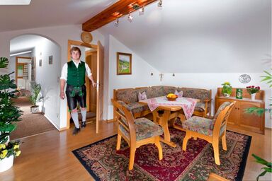 Haus Bergruh - Ferienwohnung Untersberg, für 2-4 Personen, zwei separate Schlafzimmer