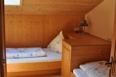 Oberaschenauer-Hof inkl. Chiemgaukarte - Ferienwohnung 60qm, Balkon, Kochnische, 2 Schlafz., Wohnzimmer, max 4 P.
