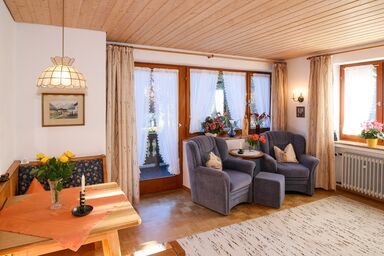 Ferienwohnungen Helga Mayer inkl. Chiemgaukarte - Appartement  Kirchberg 32qm, Balkon, Kochnische, 1 Wohnschlafzimmer, Nr. 3 WLAN