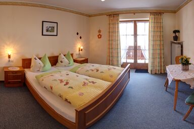 Gästehaus Sterrhäusl - Chiemgau Karte - Doppelzimmer mit Dusche/WC und Balkon